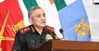 Chief of Defence Staff General Anil Chauhan addresses the gathering during Ran Samvad 2025 at the Army War College. (ANI)