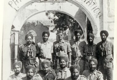 Personnel of Hodson's Horse posing at Phillora police station after its capture
