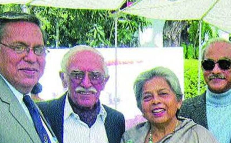  Capt J.K. Sengupta (from right), Rita Sengupta, Gen V.N. Sharma, Brig. Ravi Malhotra, Capt Sengupta's coursemate. —  photo by Anil Bhat