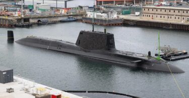 HMS Agamemnon prepared for the first dive