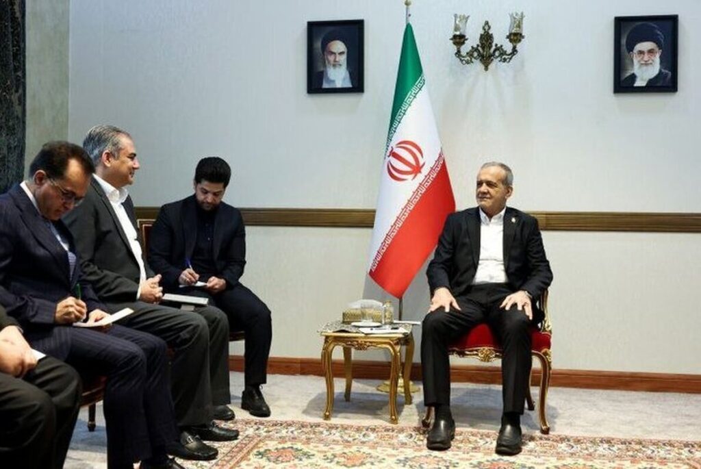 iran pak In a meeting on 28 October 2025 with Pakistan Interior Minister Mohsin Naqvi, Iran;s President Masoud Pezeshkian announced Iran's readiness to mediate between Pakistan and Afghanistan