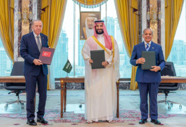 Saudi Crown Prince MBS, Turkey's PresidentT. Erdogan and Pakistan's PM S. Sharif sign the pact